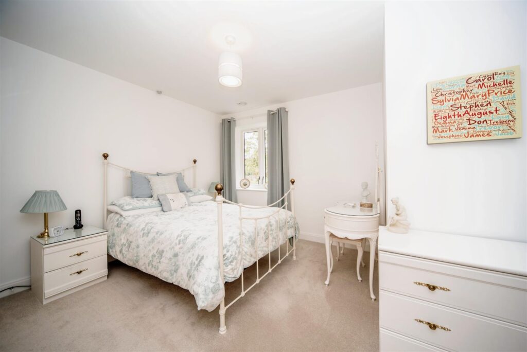 Oakhill Place, High View, Bedford, Bedfordshire, MK41 8FB