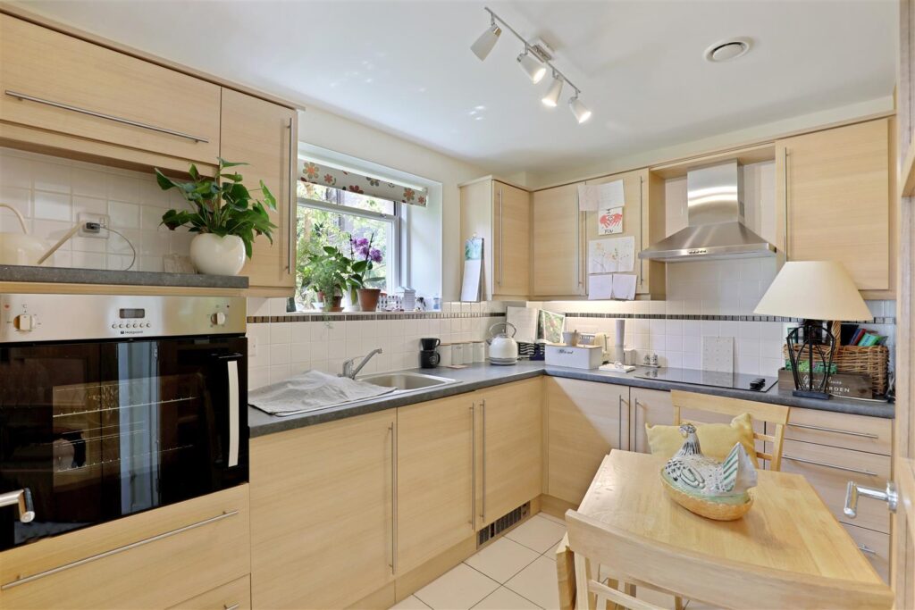 Cartwright Court, 2 Victoria Road, Malvern, WR14 2GE