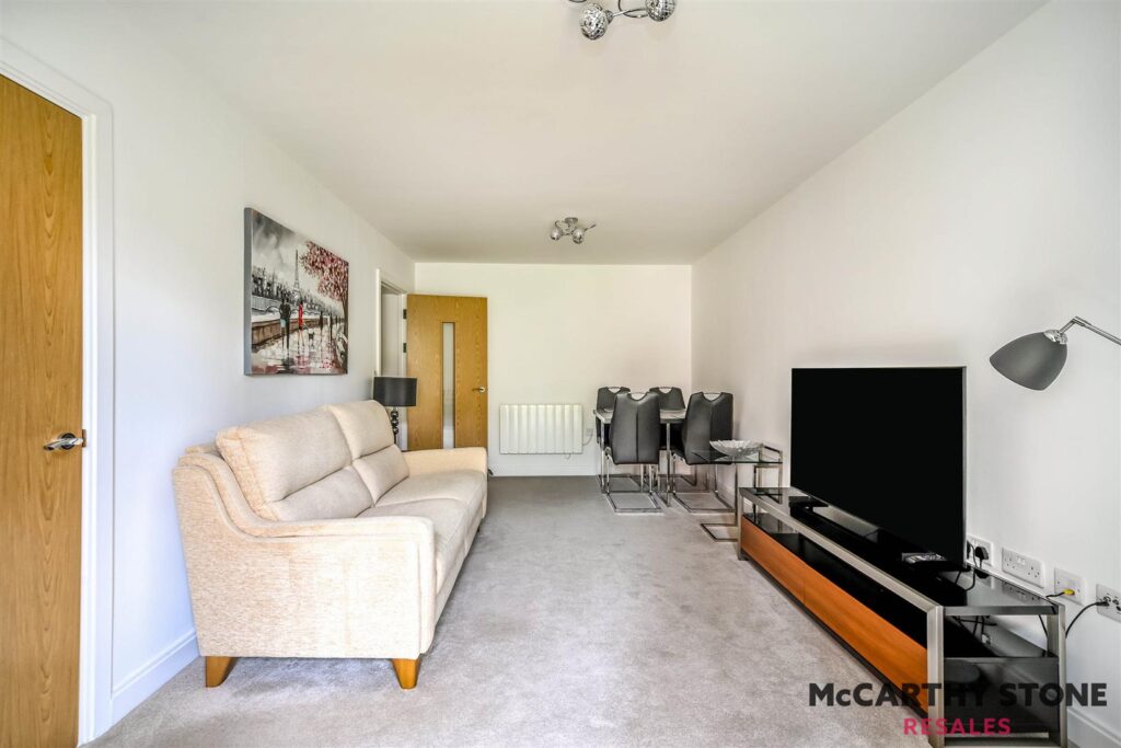 Oakhill Place, High View, Bedford, Bedfordshire, MK41 8FB