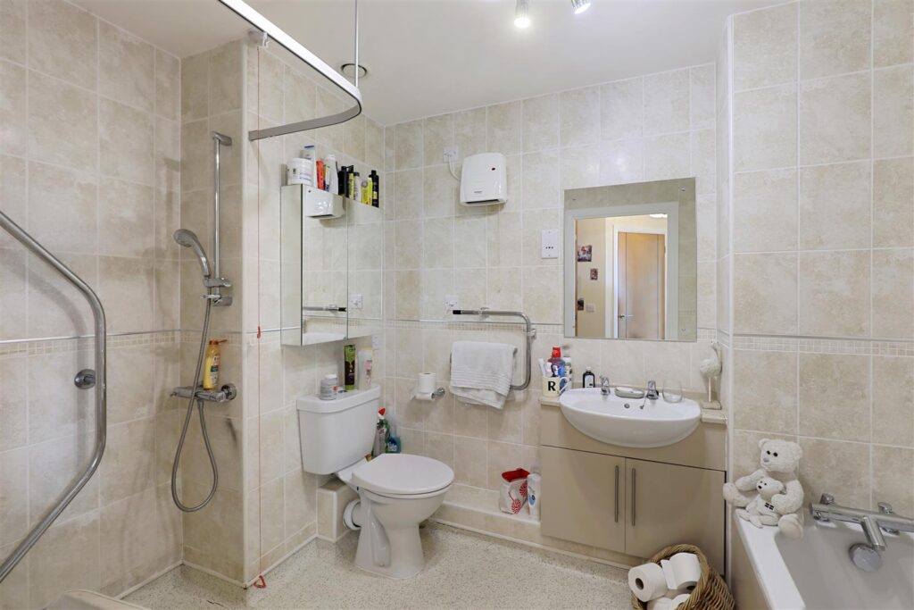 Cartwright Court, 2 Victoria Road, Malvern, WR14 2GE