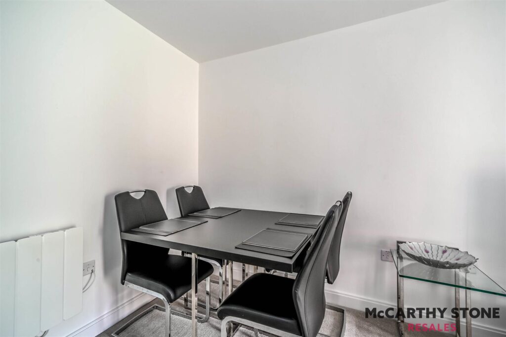 Oakhill Place, High View, Bedford, Bedfordshire, MK41 8FB