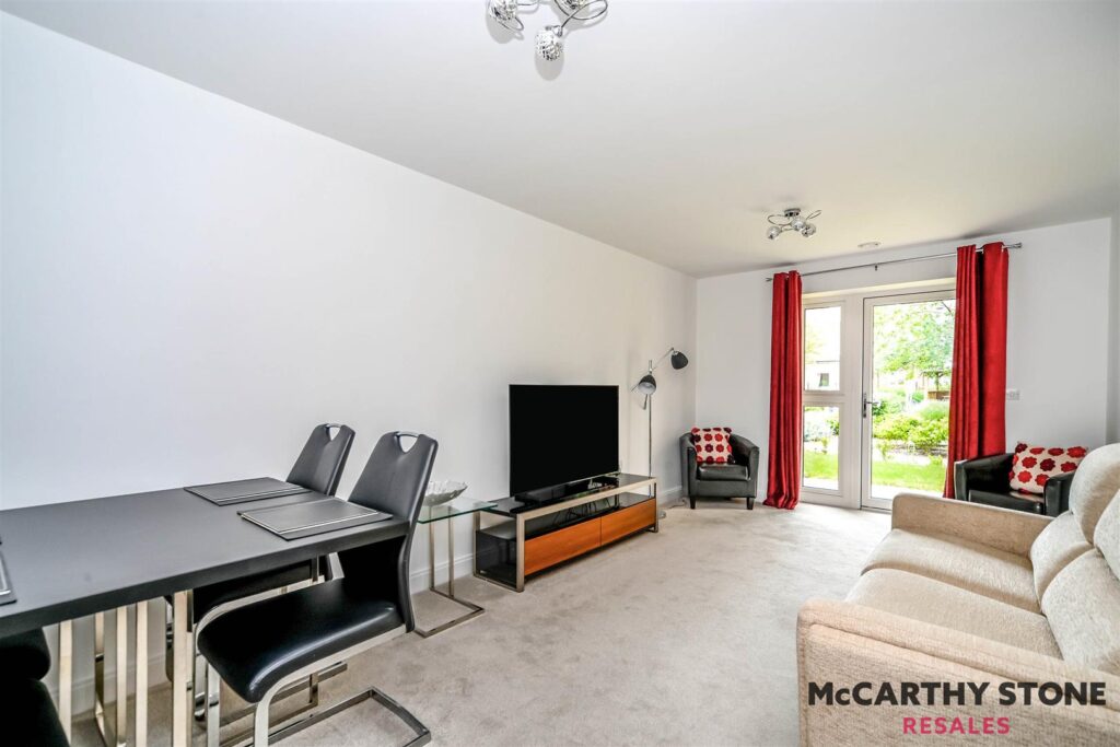 Oakhill Place, High View, Bedford, Bedfordshire, MK41 8FB