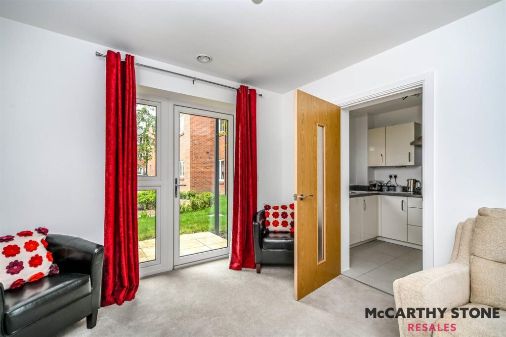 Oakhill Place, High View, Bedford, Bedfordshire, MK41 8FB