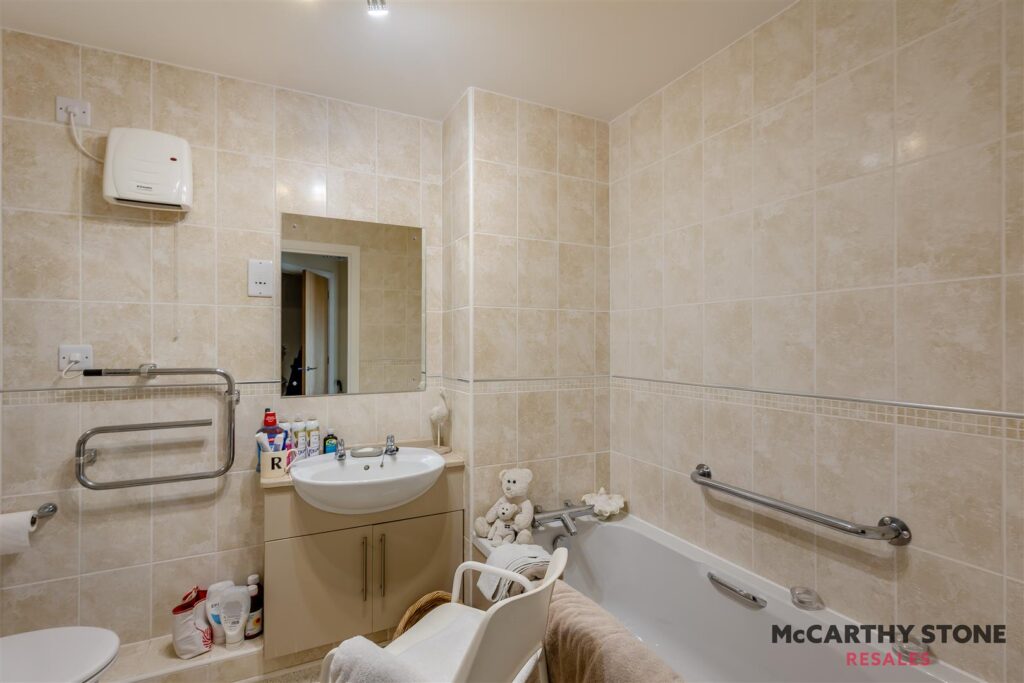 Cartwright Court, 2 Victoria Road, Malvern, WR14 2GE