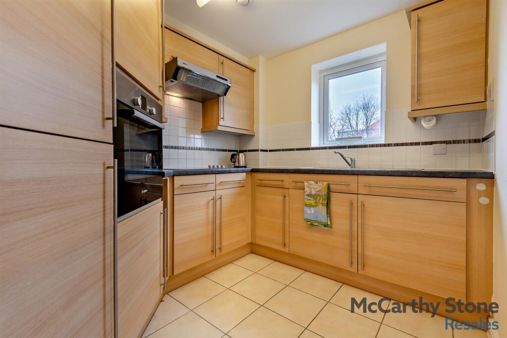 Farringford Court, Avenue Road, Lymington, Hampshire, SO41 9PA