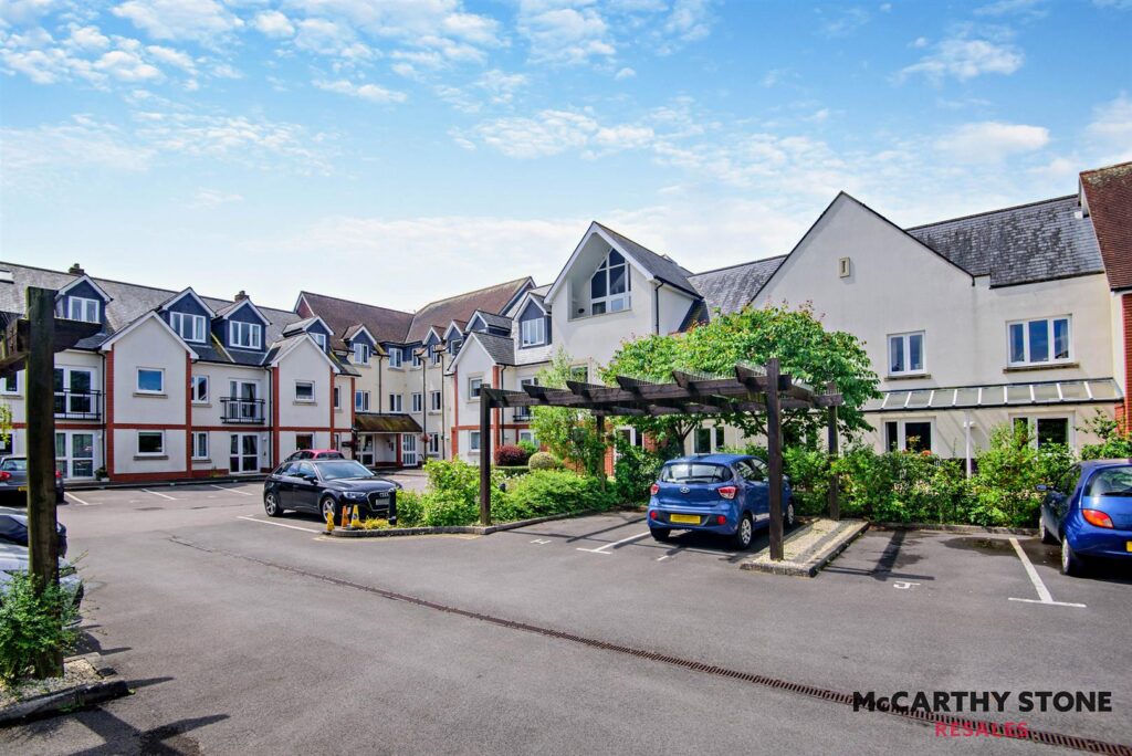Farringford Court, Avenue Road, Lymington, Hampshire, SO41 9PA