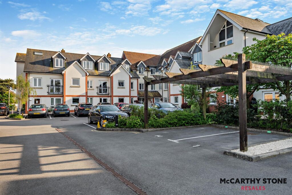 Farringford Court, Avenue Road, Lymington, Hampshire, SO41 9PA