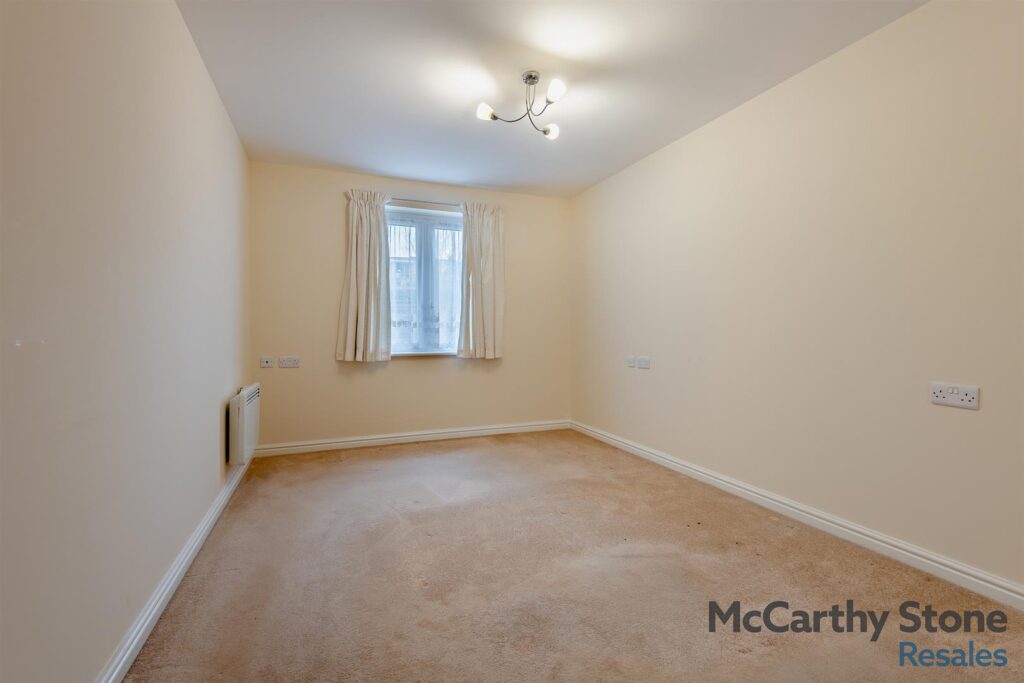 Farringford Court, Avenue Road, Lymington, Hampshire, SO41 9PA
