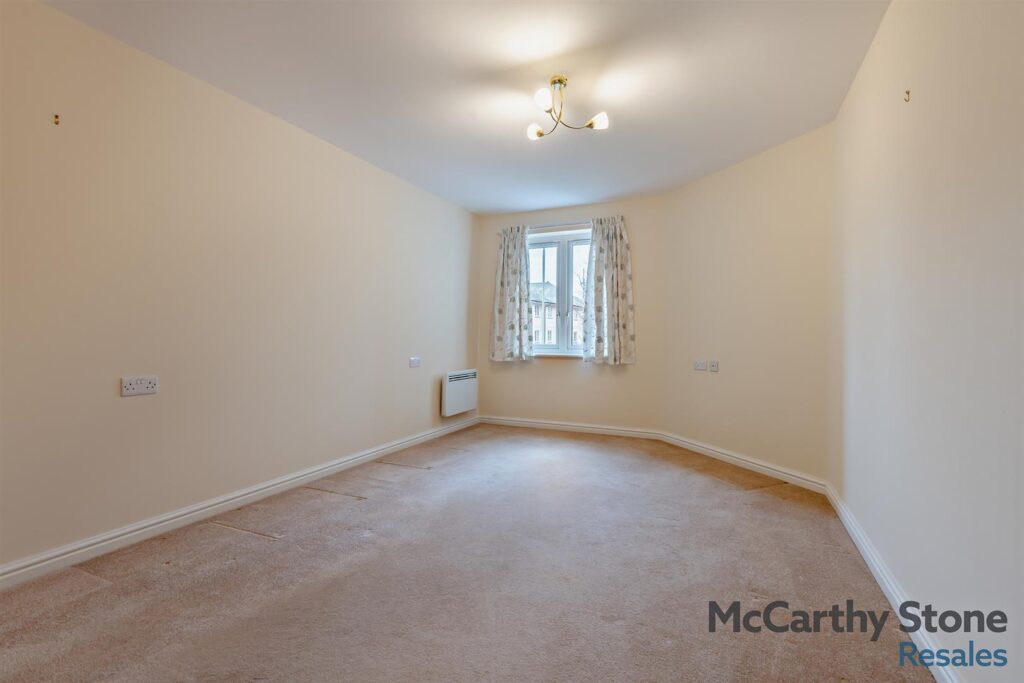 Farringford Court, Avenue Road, Lymington, Hampshire, SO41 9PA