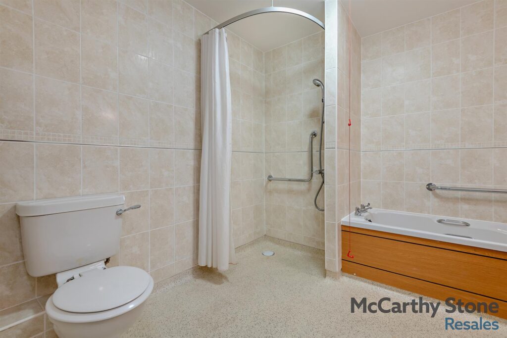 Farringford Court, Avenue Road, Lymington, Hampshire, SO41 9PA