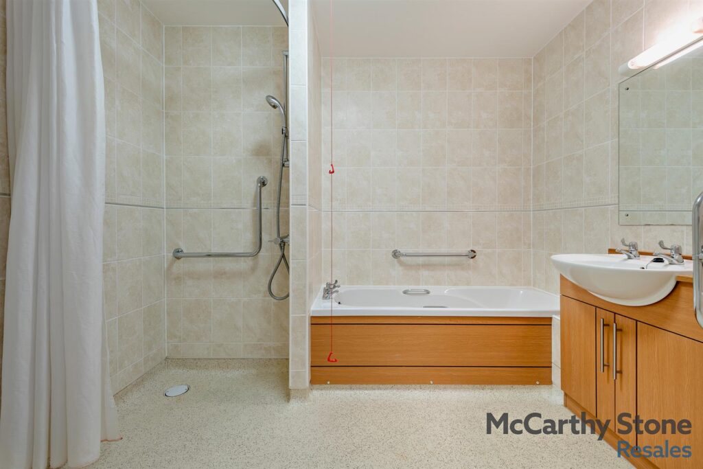 Farringford Court, Avenue Road, Lymington, Hampshire, SO41 9PA