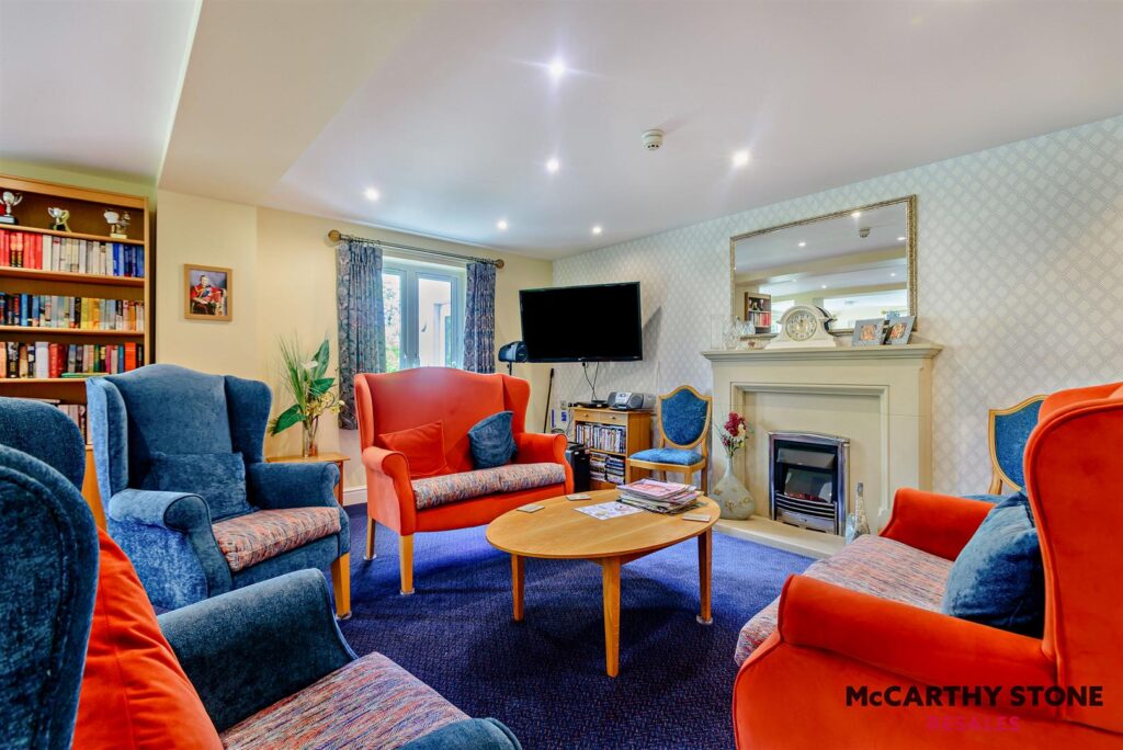 Farringford Court, Avenue Road, Lymington, Hampshire, SO41 9PA