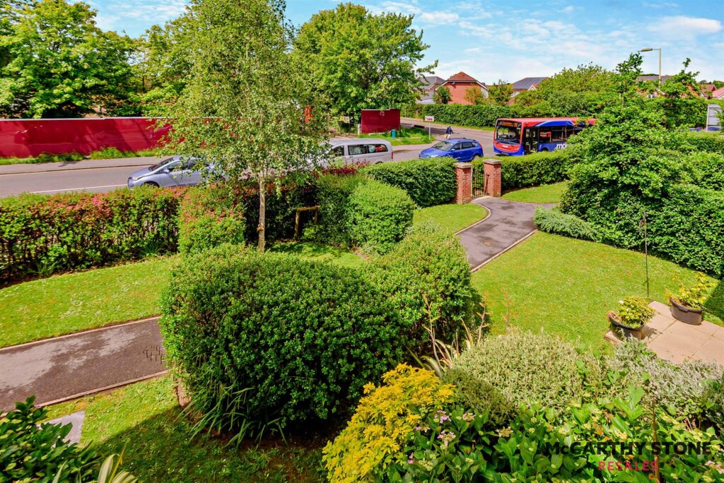 Farringford Court, Avenue Road, Lymington, Hampshire, SO41 9PA