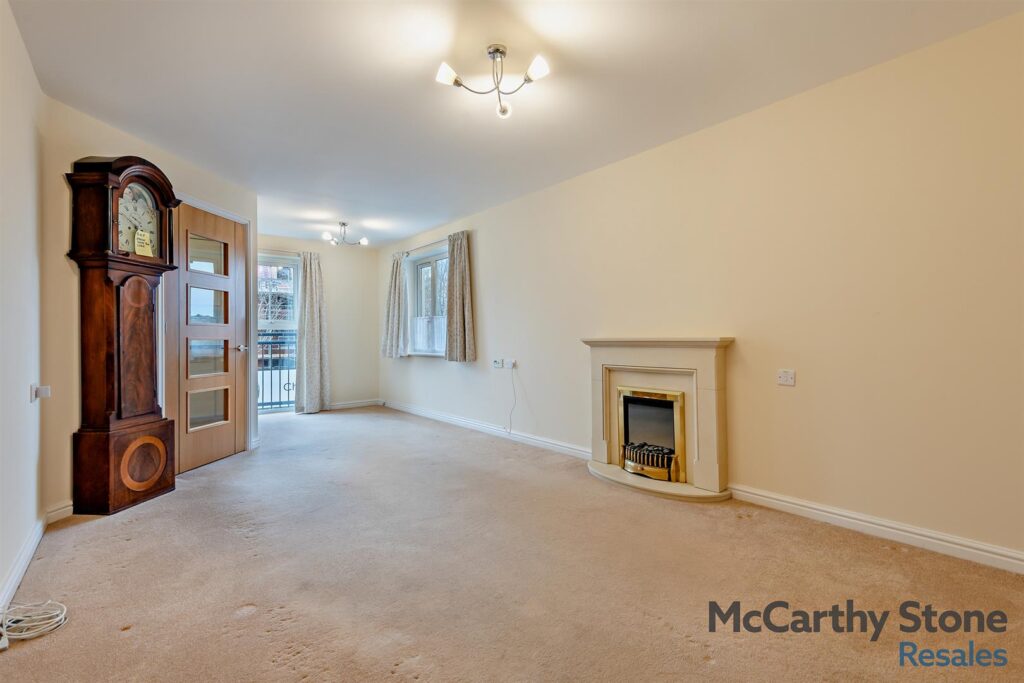 Farringford Court, Avenue Road, Lymington, Hampshire, SO41 9PA