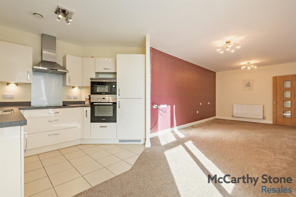 Tudor Rose Court, South Parade, Southsea, PO4 0DE