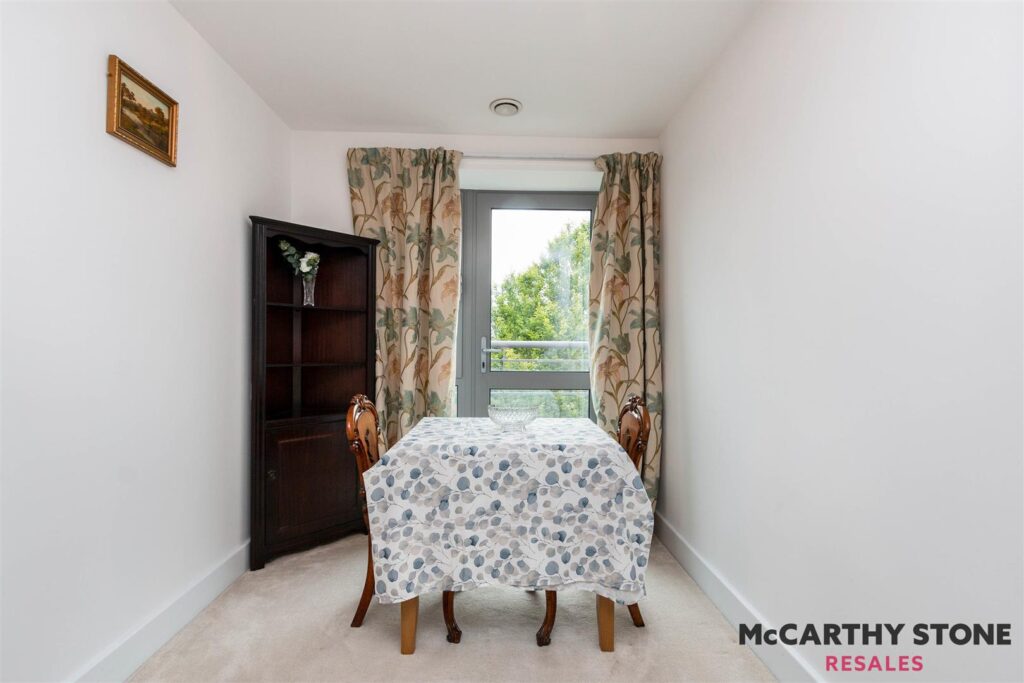 Kings Place, Fleet Road, Fleet, GU51 3FS