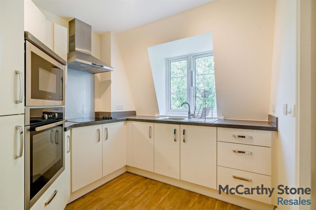 Lambrook Court, Gloucester Road, Larkhall, Bath, BA1 8AZ