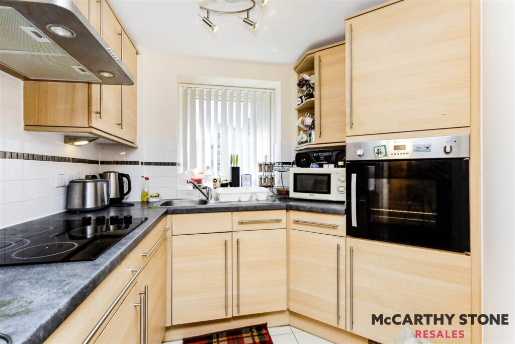 Martello Court, Jevington Gardens, Eastboure, BN21 4SD