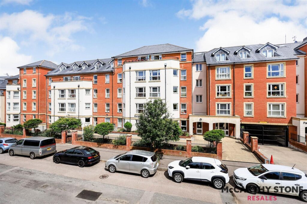 Martello Court, Jevington Gardens, Eastboure, BN21 4SD