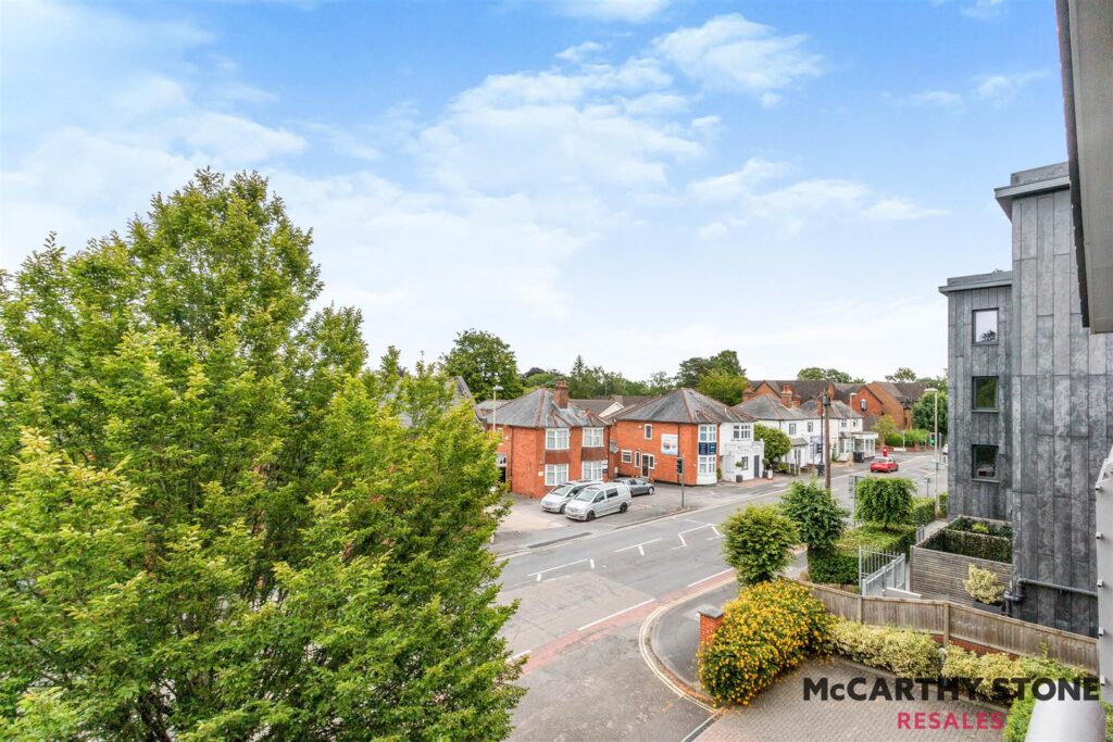 Kings Place, Fleet Road, Fleet, GU51 3FS