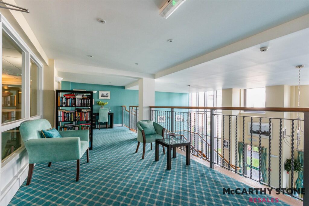 Kings Place, Fleet Road, Fleet, GU51 3FS