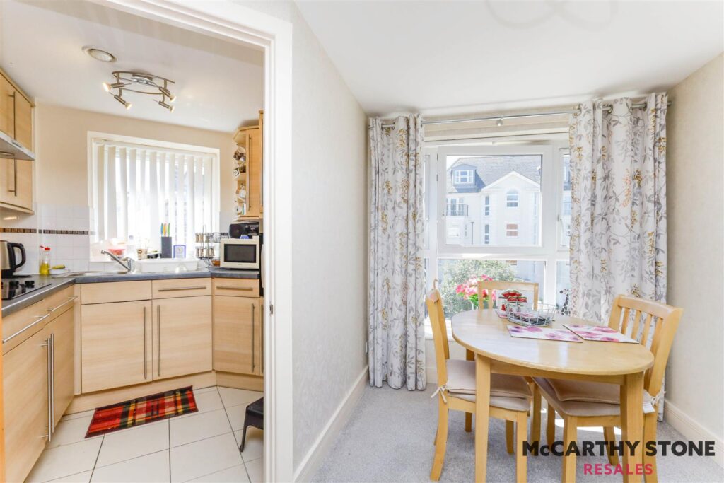 Martello Court, Jevington Gardens, Eastboure, BN21 4SD