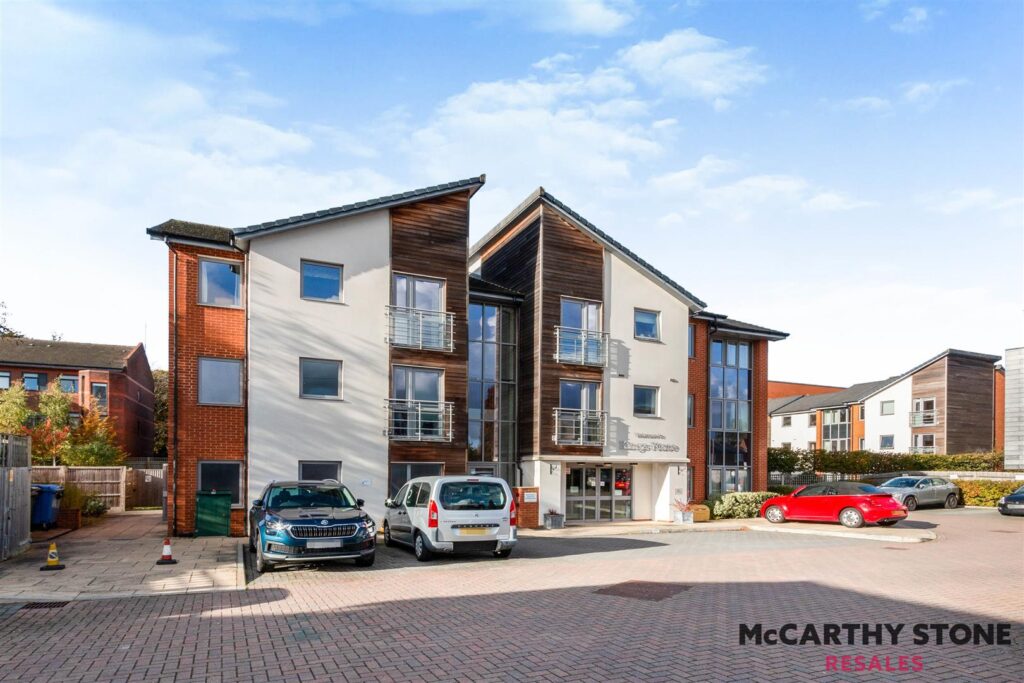 Kings Place, Fleet Road, Fleet, GU51 3FS
