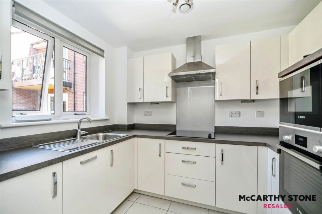 Oakhill Place, High View, Bedford, Bedfordshire, MK41 8FB