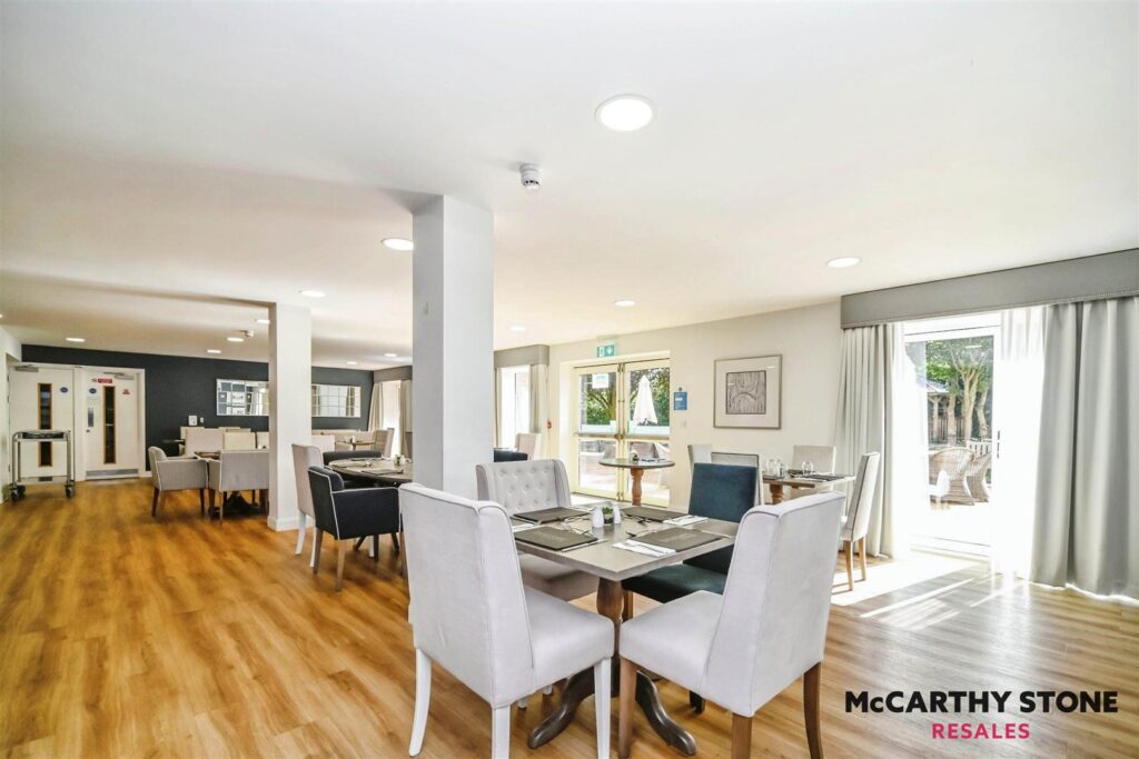 Oakhill Place, High View, Bedford, Bedfordshire, MK41 8FB