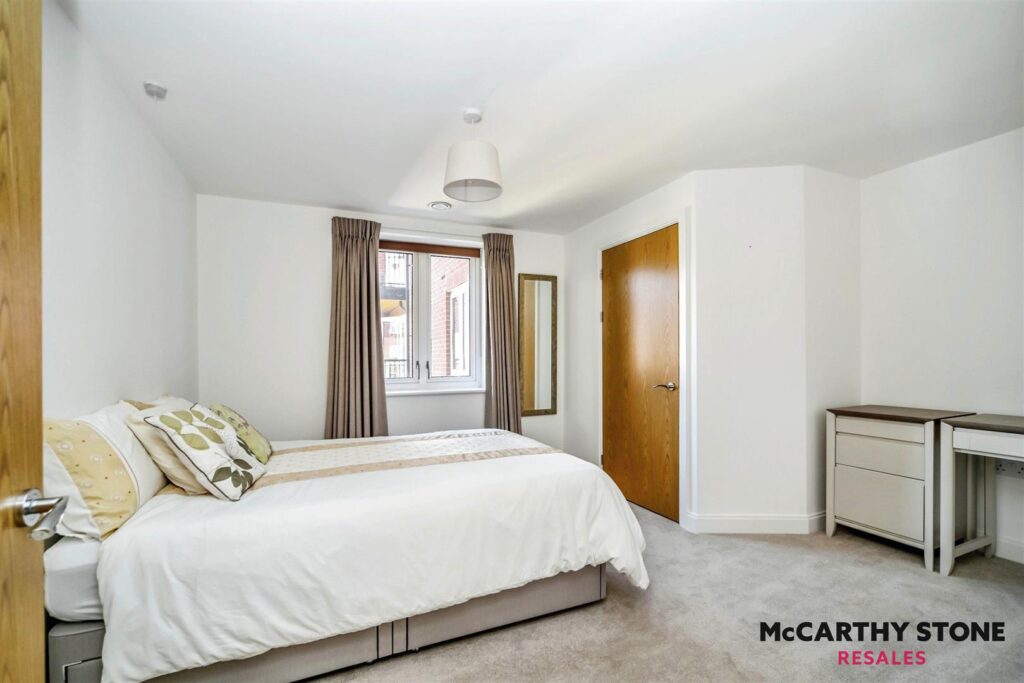 Oakhill Place, High View, Bedford, Bedfordshire, MK41 8FB