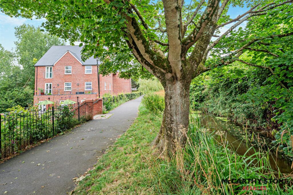 Tumbling Weir Way, Ottery St. Mary