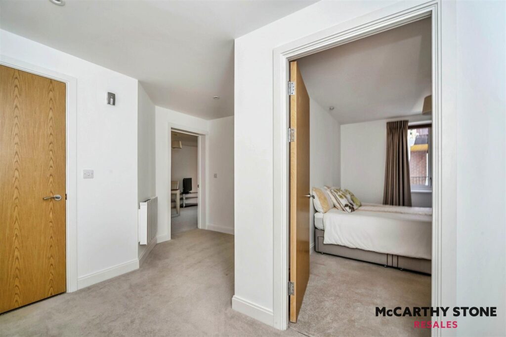 Oakhill Place, High View, Bedford, Bedfordshire, MK41 8FB