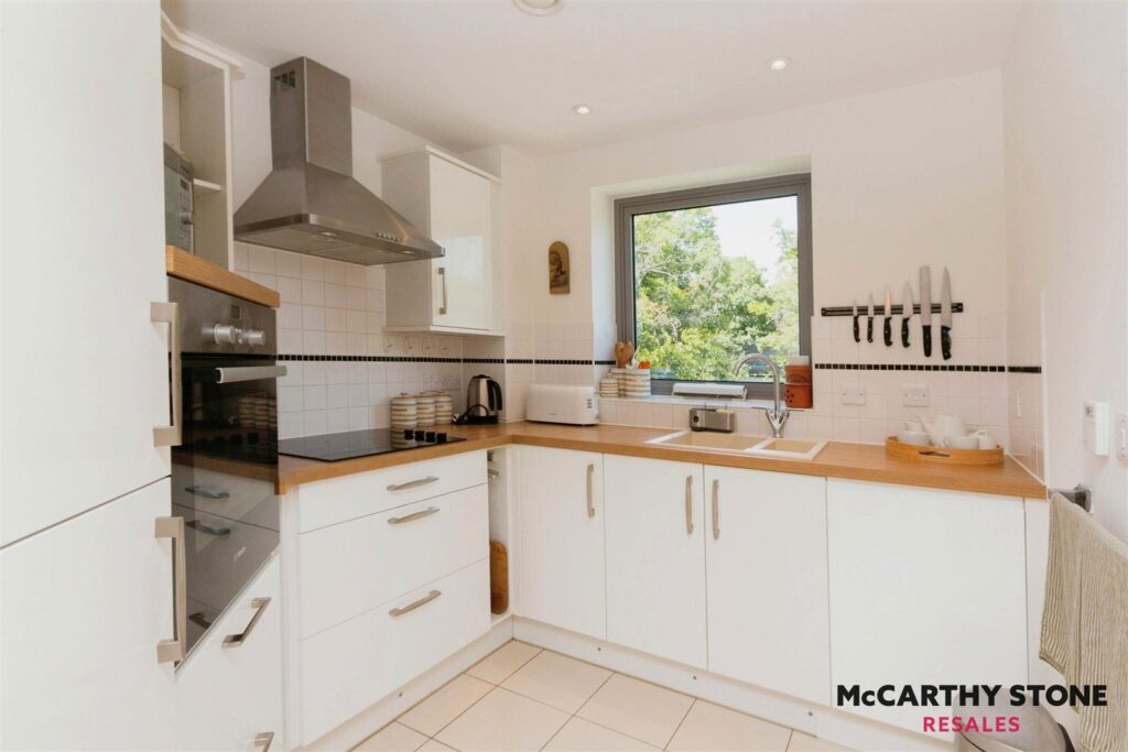 Kings Place, Fleet Road, Fleet, Hampshire**Ground Floor**