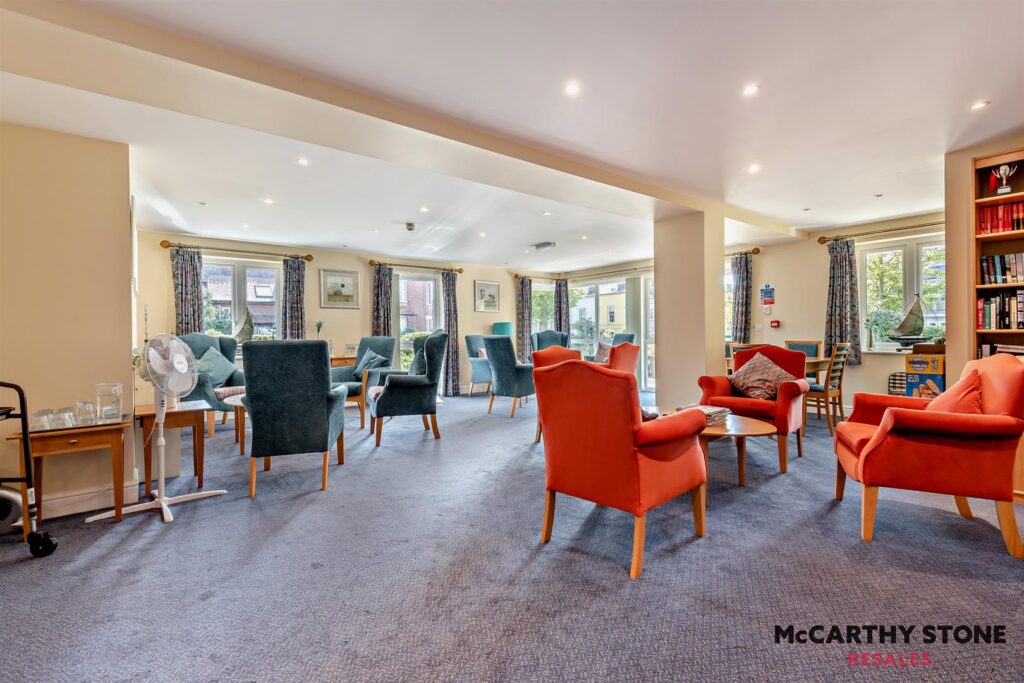 Farringford Court, Avenue Road, Lymington, Hampshire, SO41 9PA