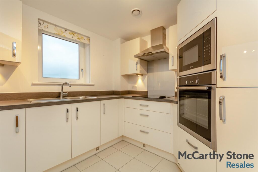 Edward House, Pegs Lane, Gascoyne Way, Hertford SG13 8FQ
