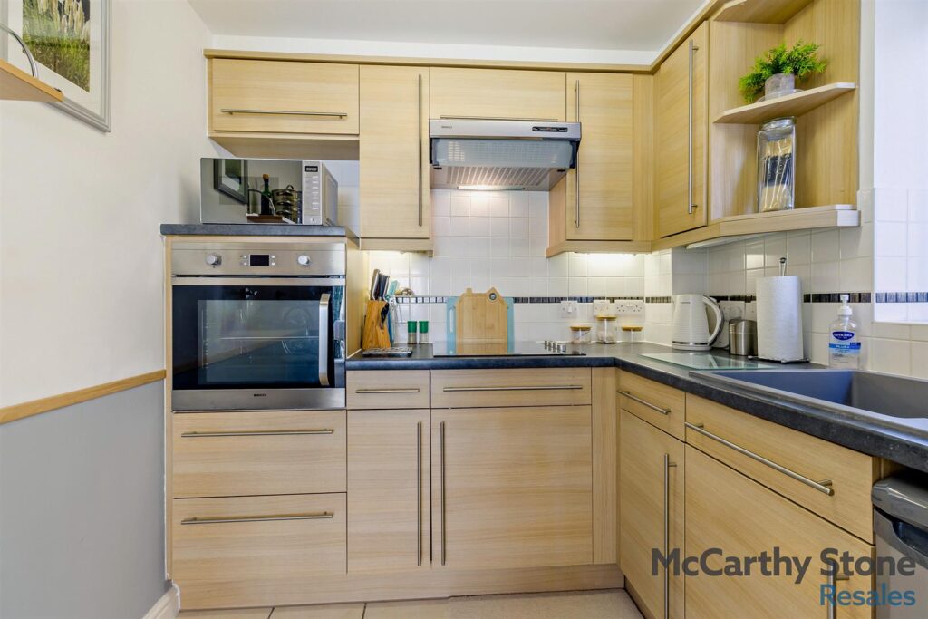 Farringford Court, Avenue Road, Lymington, Hampshire, SO41 9PA