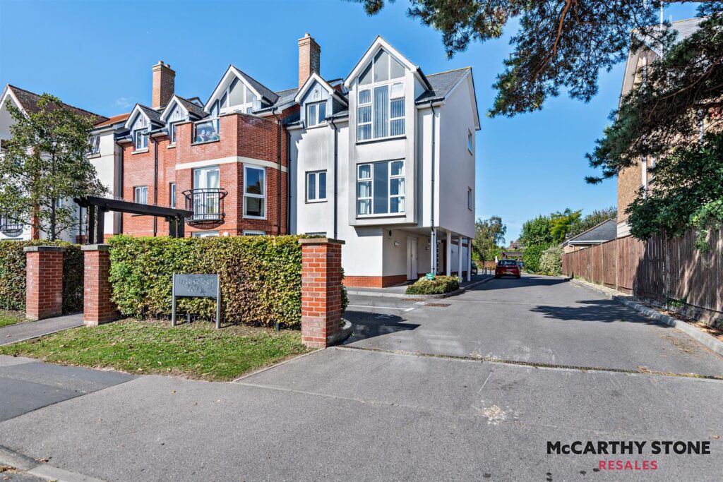 Farringford Court, Avenue Road, Lymington, Hampshire, SO41 9PA