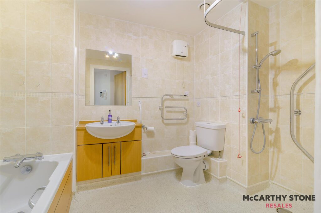 Cartwright Court, 2 Victoria Road, Malvern, WR14 2GE