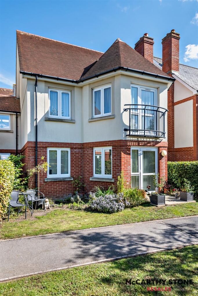 Farringford Court, Avenue Road, Lymington, Hampshire, SO41 9PA