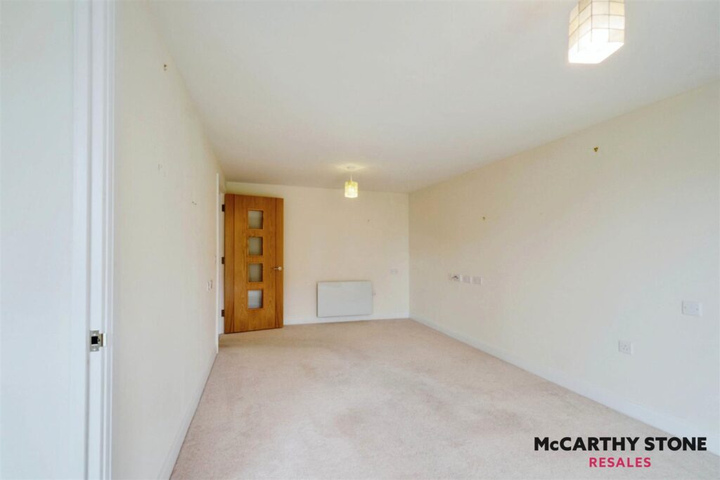 Wayfarer Place, The Dean, Alresford, SO24 9FT