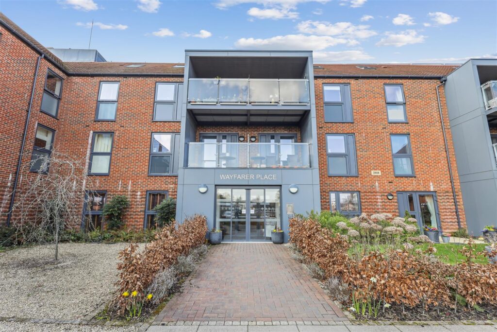Wayfarer Place, The Dean, Alresford, SO24 9FT