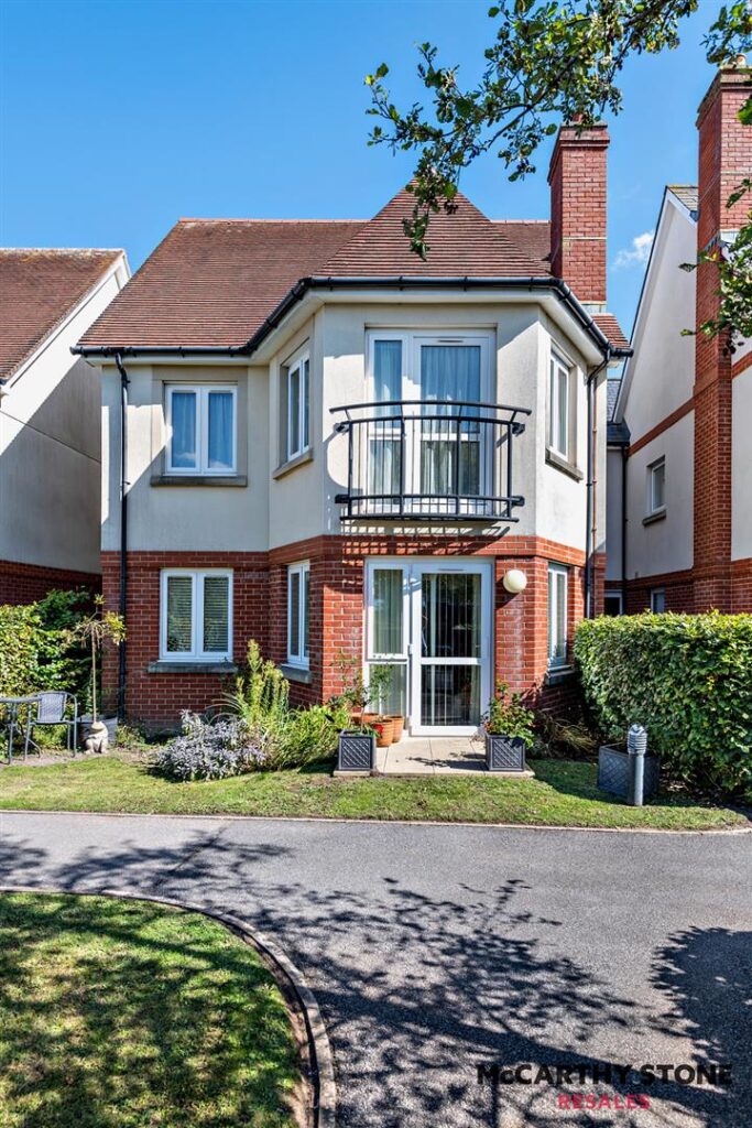 Farringford Court, Avenue Road, Lymington, Hampshire, SO41 9PA