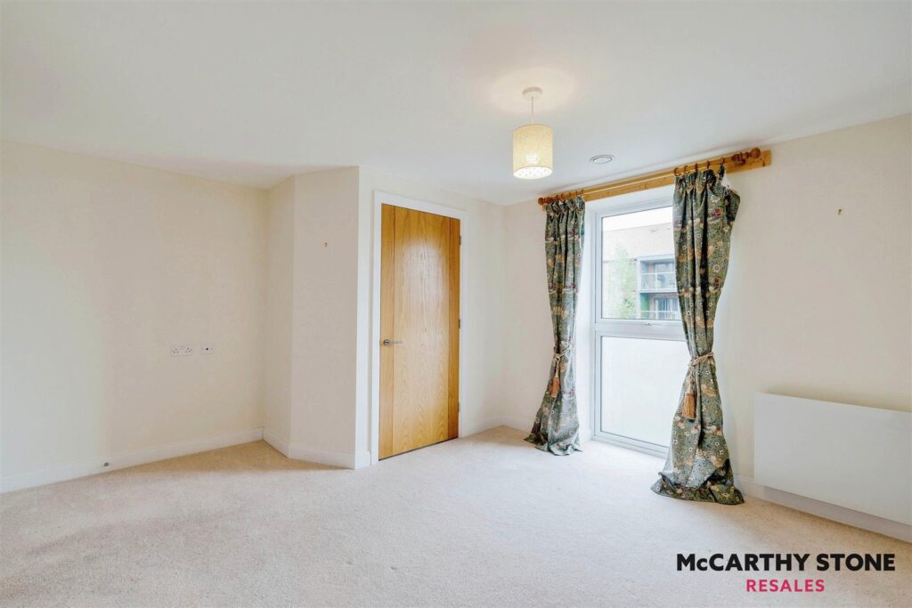 Wayfarer Place, The Dean, Alresford, SO24 9FT