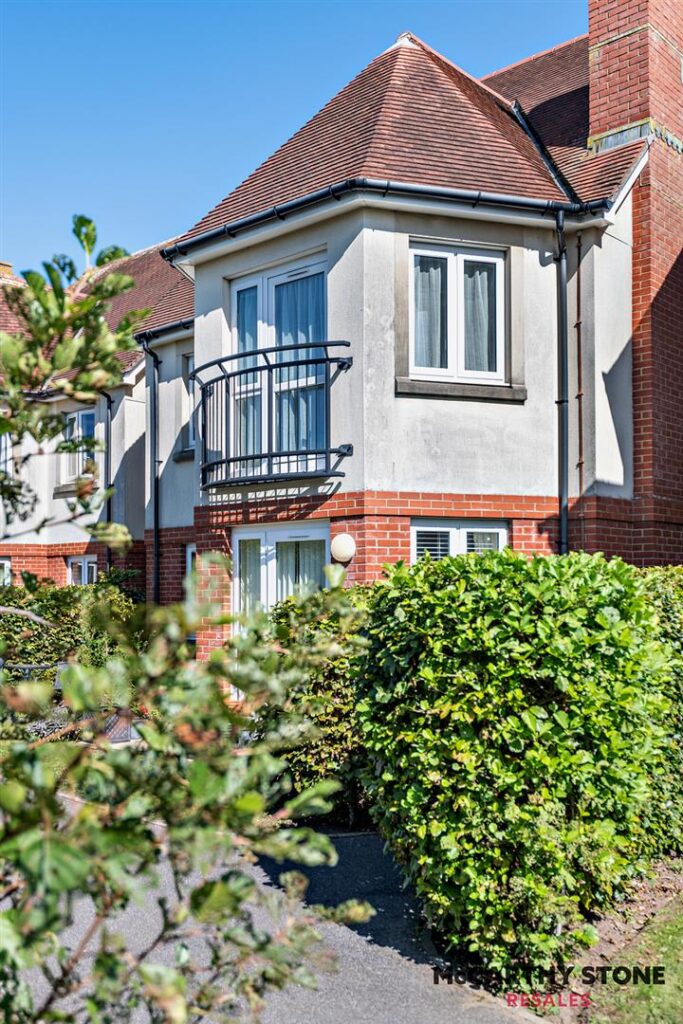Farringford Court, Avenue Road, Lymington, Hampshire, SO41 9PA