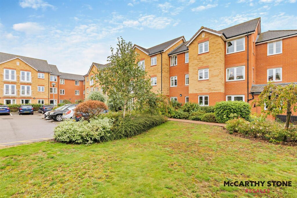 Goodes Court, Baldock Road, Royston, Herts, SG8 5FF