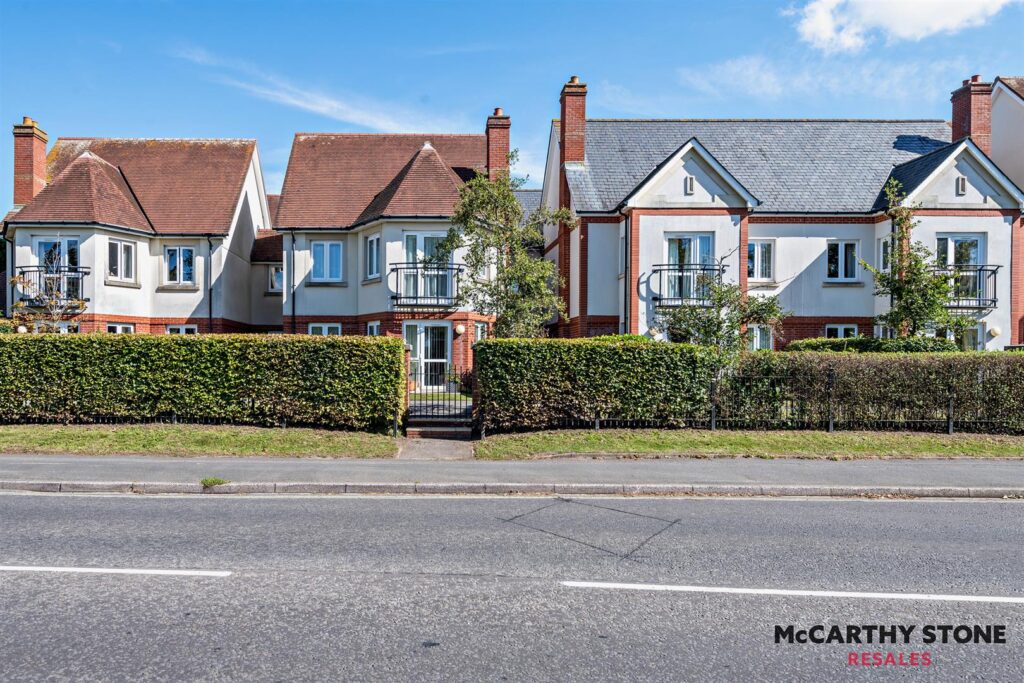 Farringford Court, Avenue Road, Lymington, Hampshire, SO41 9PA