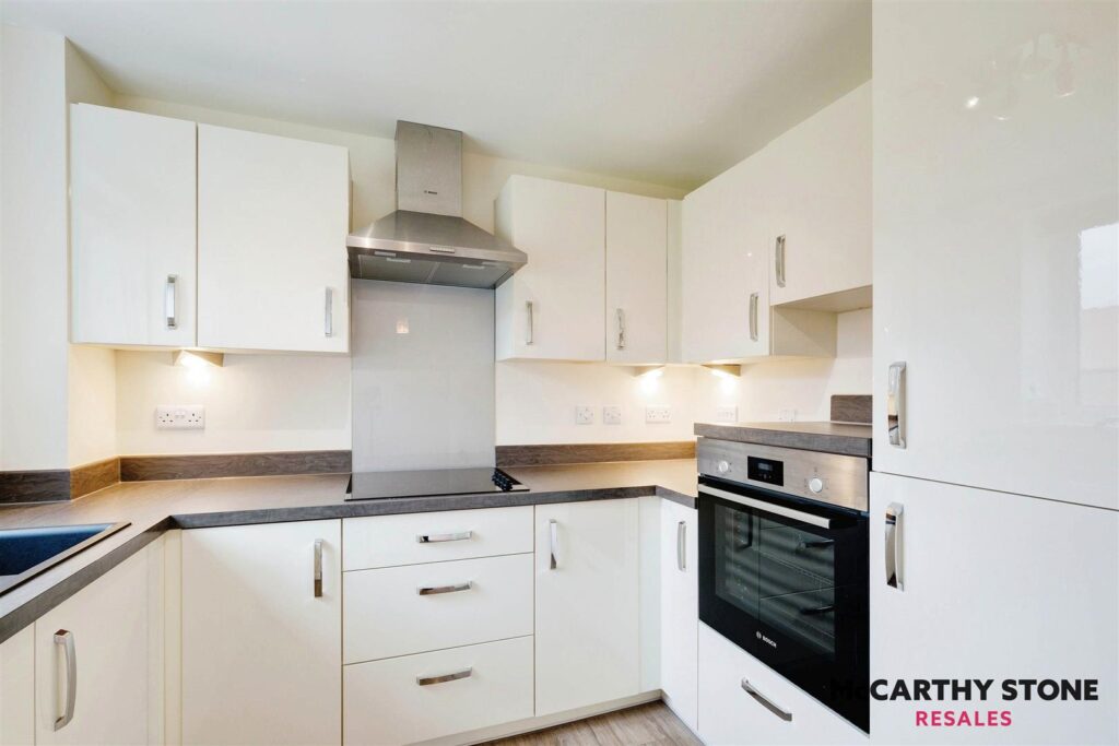Wayfarer Place, The Dean, Alresford, SO24 9FT