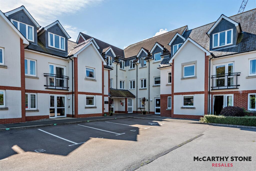 Farringford Court, Avenue Road, Lymington, Hampshire, SO41 9PA