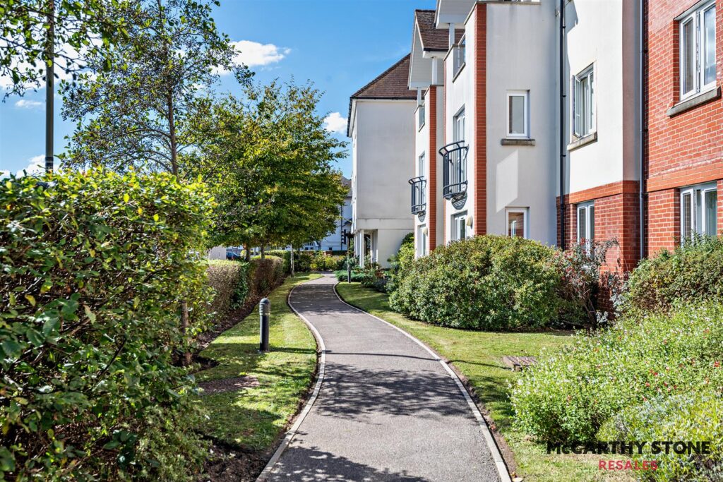 Farringford Court, Avenue Road, Lymington, Hampshire, SO41 9PA