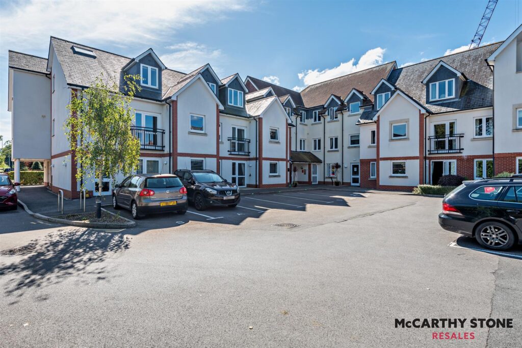 Farringford Court, Avenue Road, Lymington, Hampshire, SO41 9PA